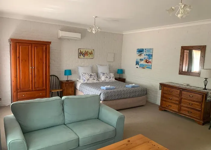 Bentworth Lodge